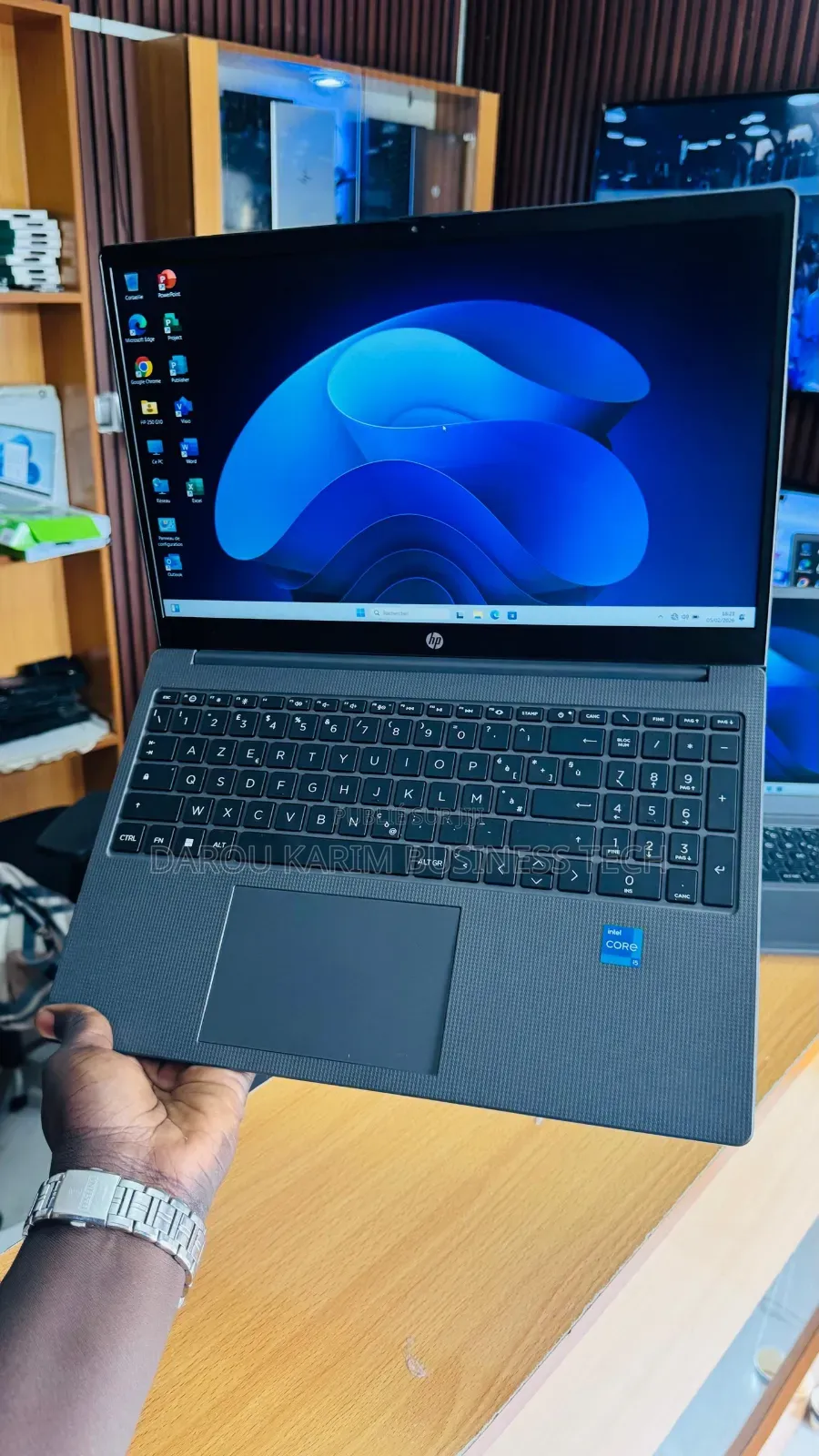 Nouveau Ordinateur portable HP 250 G10 16GB Intel Core i5 SSD 512GB
