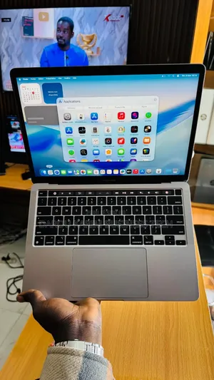Nouveau Apple MacBook Pro 2020 16GB Apple M1 SSD 512GB