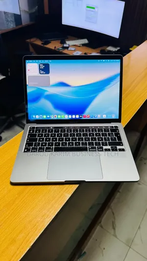 Nouveau Ordinateur portable Apple MacBook Pro 2020 16GB Apple M1 SSD 1T