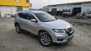 Nissan Rogue SV AWD 2018 Gris