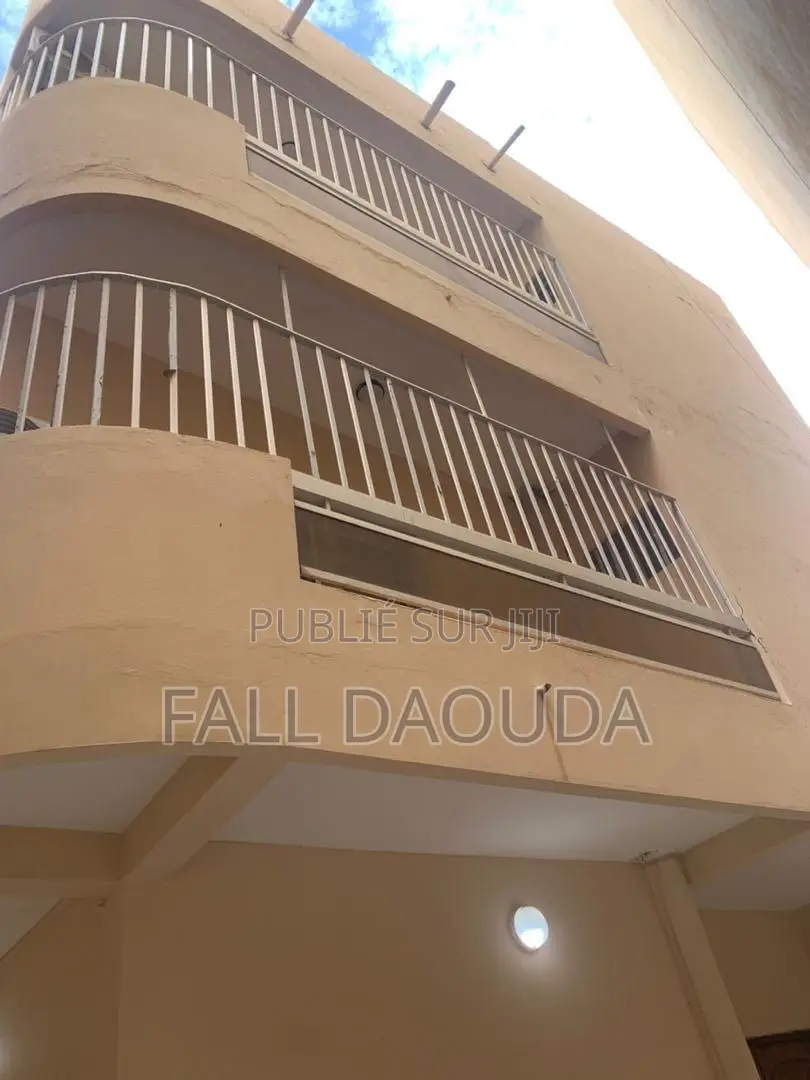 1chbre Villa dans Villa, Sicap-Liberté à Vendre
