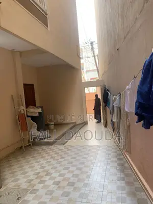 1chbre Villa dans Villa, Sicap-Liberté à Vendre