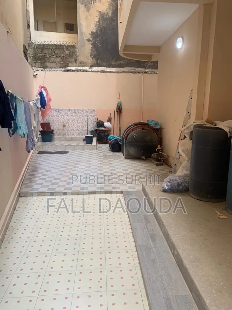 1chbre Villa dans Villa, Sicap-Liberté à Vendre
