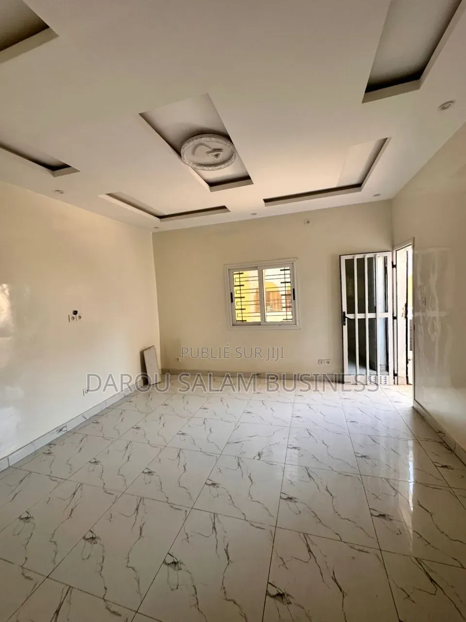 2chbre Appartement dans Vdn 3, Yoff à Louer