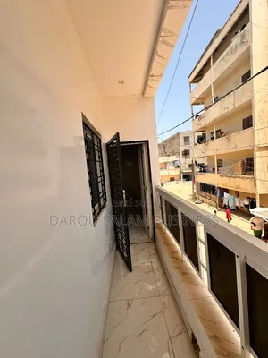 2chbre Appartement dans Vdn 3, Yoff à Louer