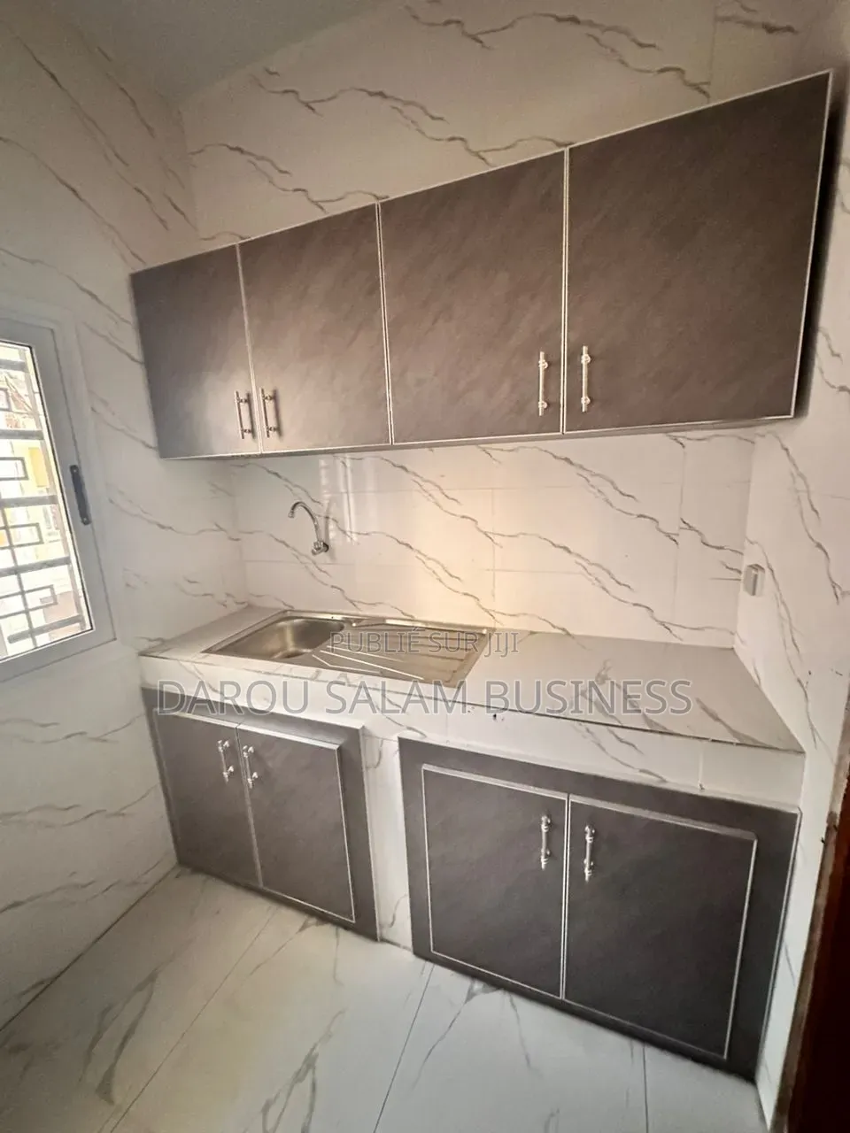 2chbre Appartement dans Vdn 3, Yoff à Louer