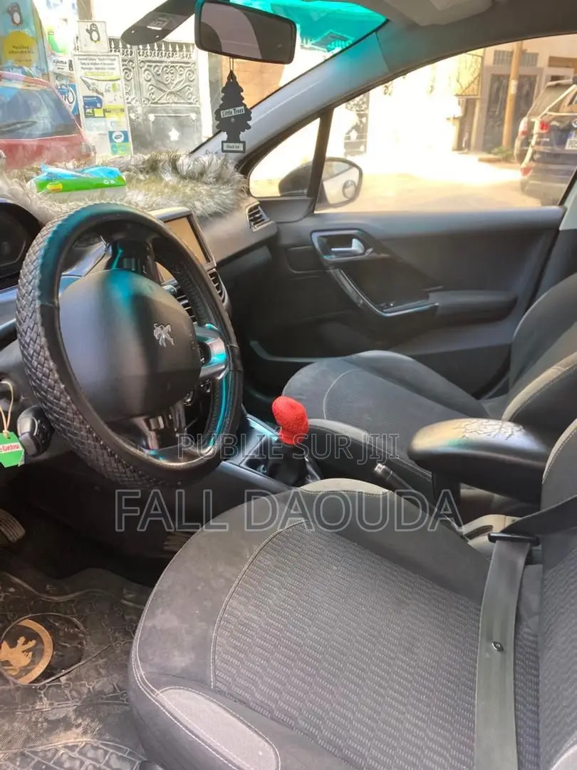 Peugeot 208 2015 Blanc