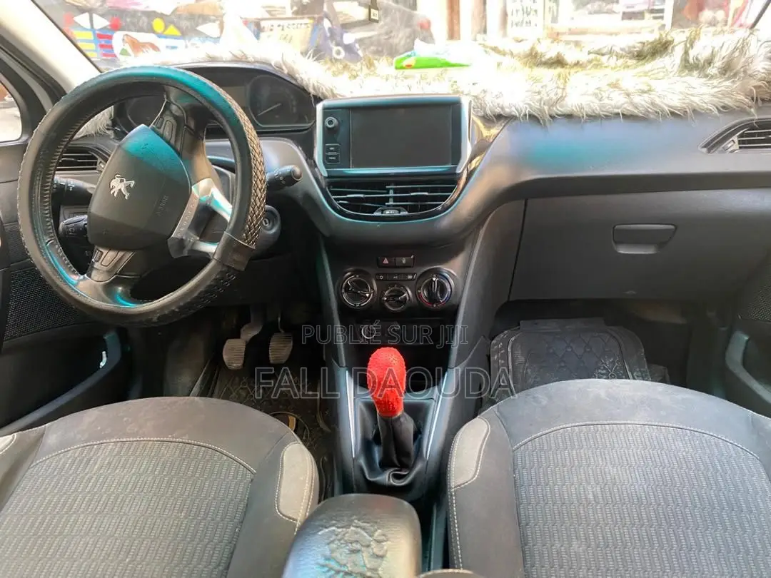 Peugeot 208 2015 Blanc