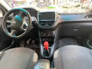 Peugeot 208 2015 Blanc