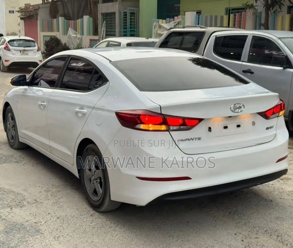 Hyundai Avante 2017 Blanc