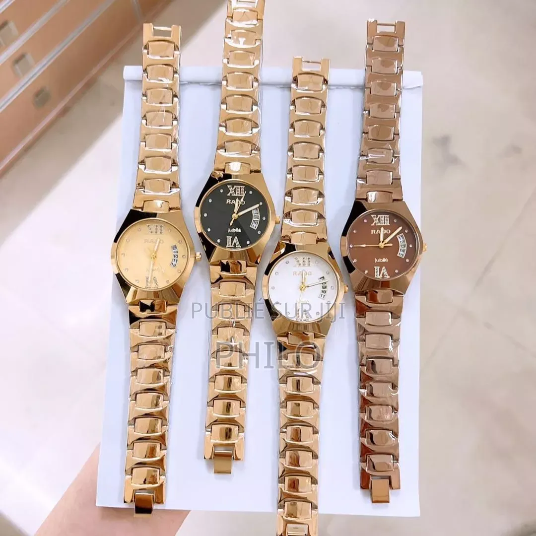 Montre Femme Trés Classe Et Élégante