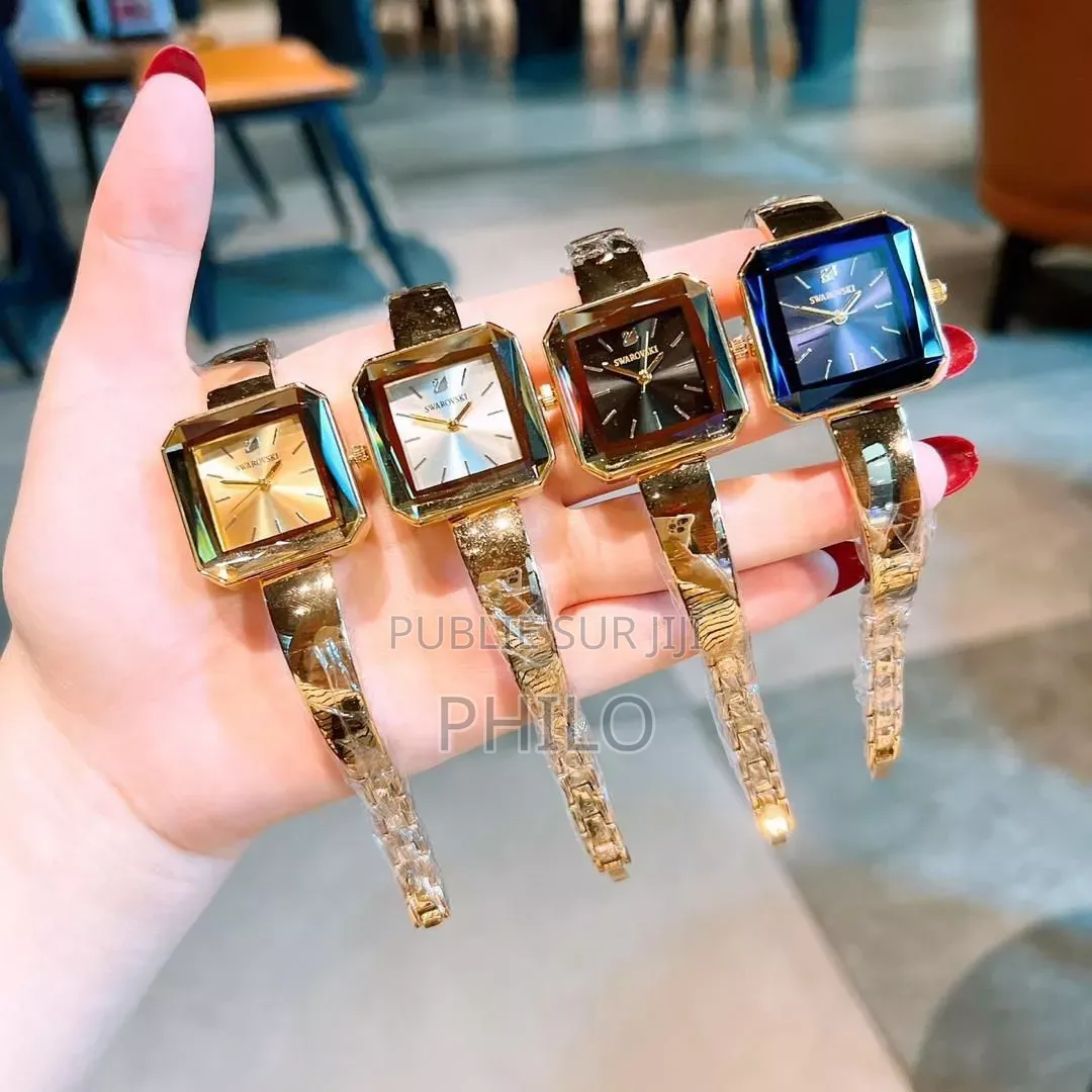 Montre Femme Trés Classe Et Élégante