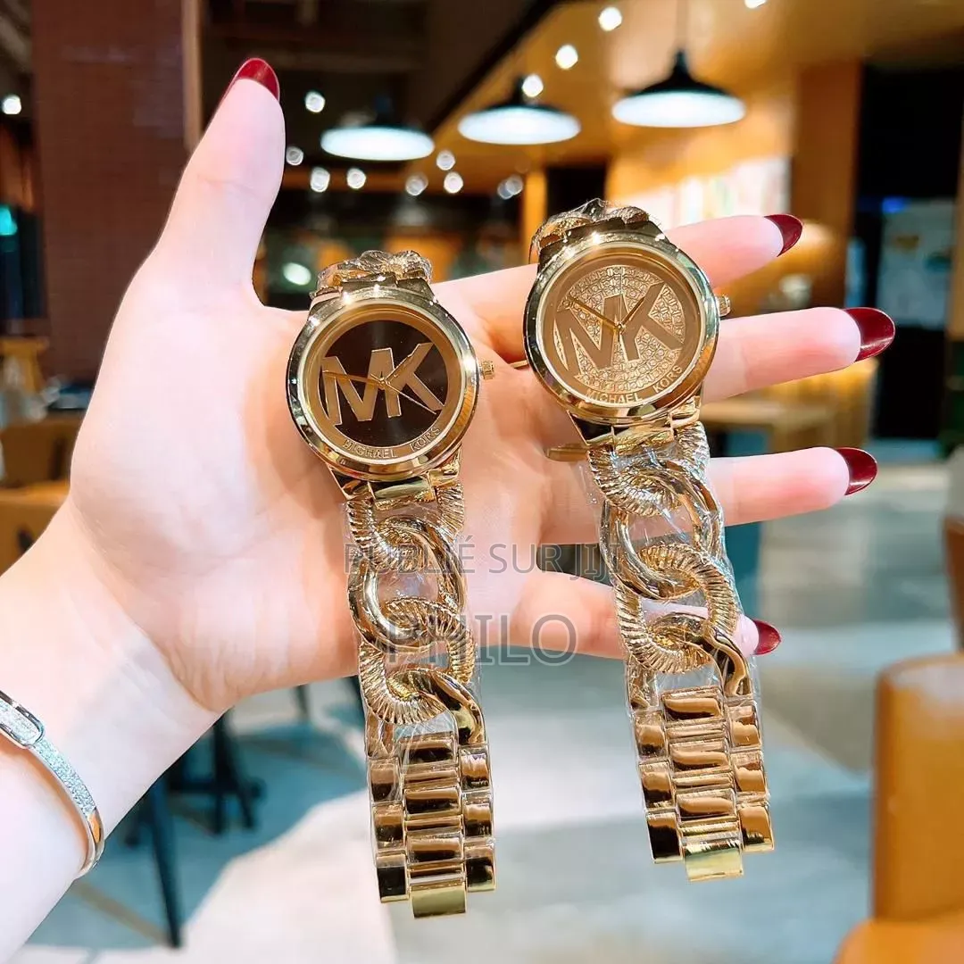 Montre Femme Trés Classe Et Élégante