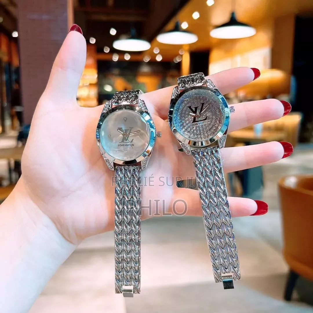 Montre Femme Trés Classe Et Élégante