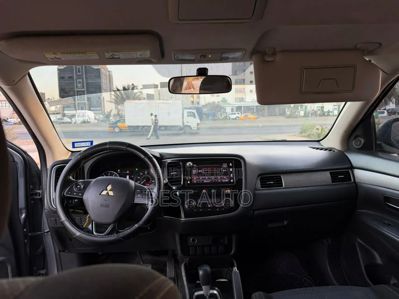 Mitsubishi Outlander 2019 Gris