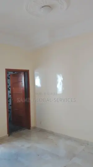 5chbre Appartement dans Appartement, Yoff à Louer