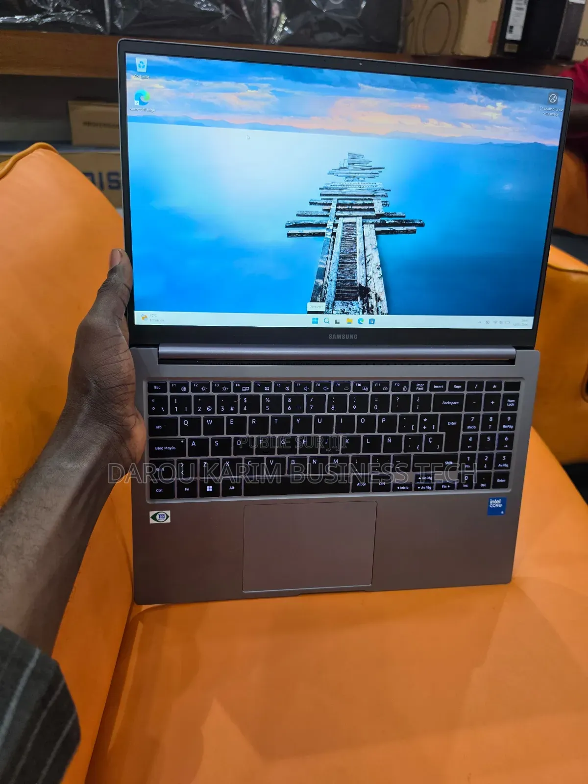 Nouveau Samsung NP300E5V 16GB Intel Core Ultra 5 SSD 512GB