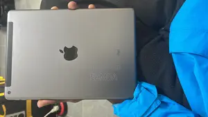 Apple iPad 10.2 (2021) 64 GB Argenté