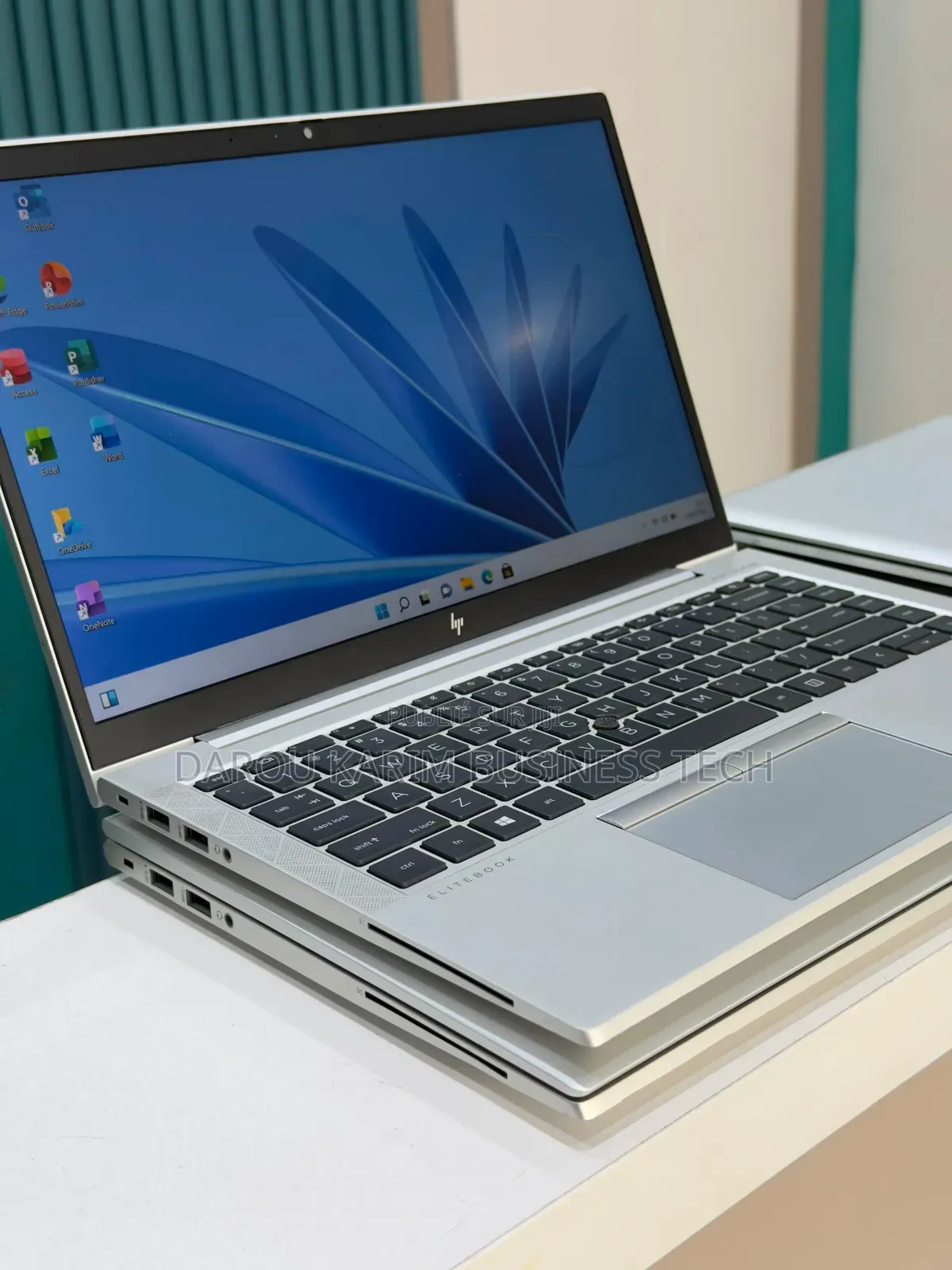 Nouveau HP EliteBook 845 G7 16GB AMD Ryzen 5 SSD 256GB