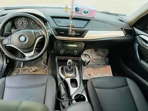 BMW X1 sDrive28i 4dr SUV (2.0L 4cyl Turbo 8A) 2014 Blanc