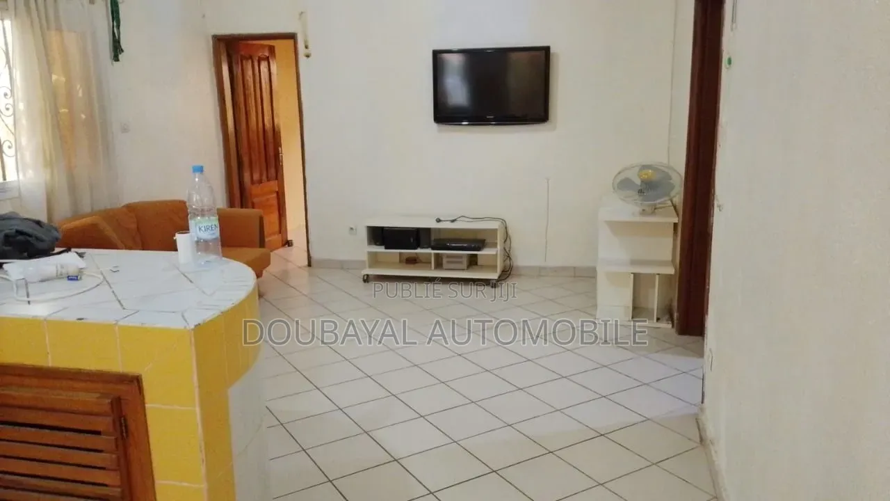 Meublé 3chbre Villa dans Warang, Thiès Sud à Vendre