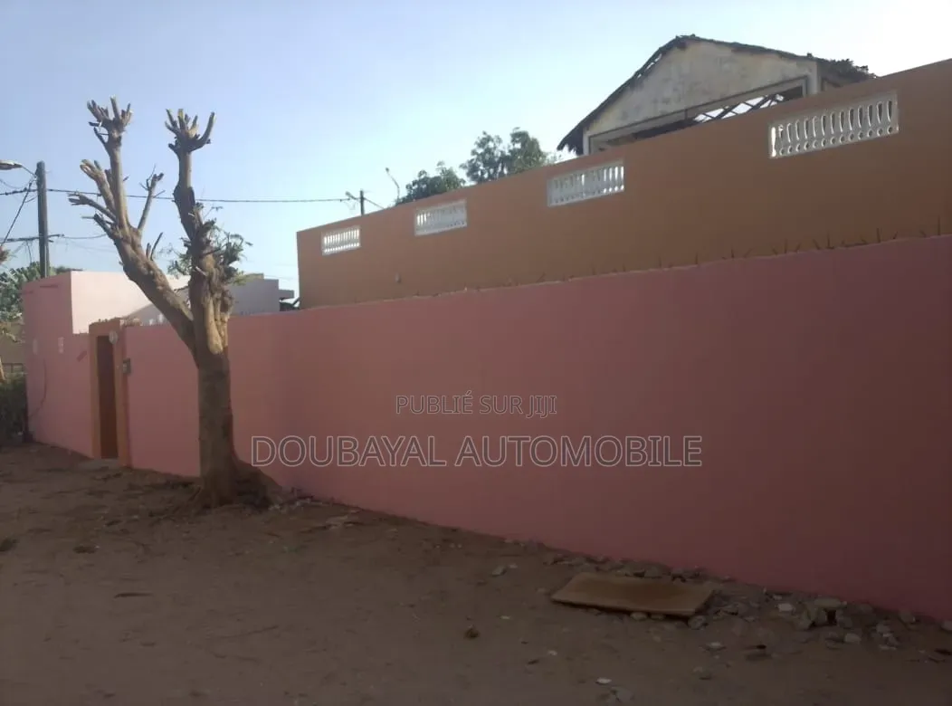 Meublé 3chbre Villa dans Warang, Thiès Sud à Vendre