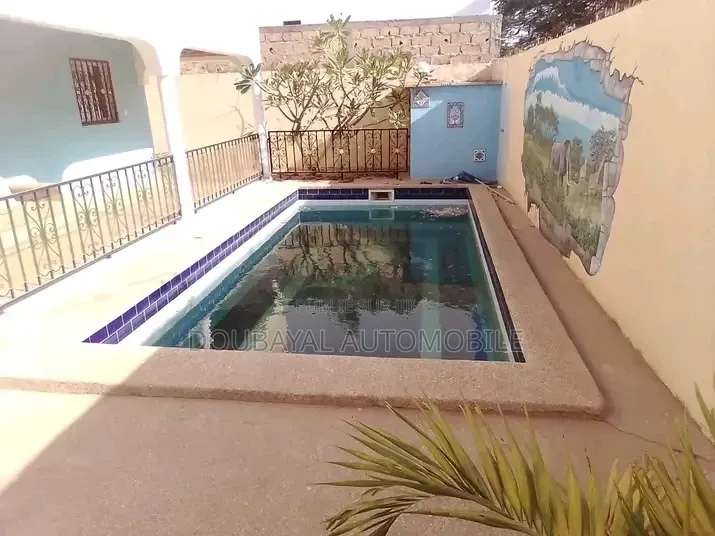Meublé 3chbre Villa dans Warang, Thiès Sud à Vendre