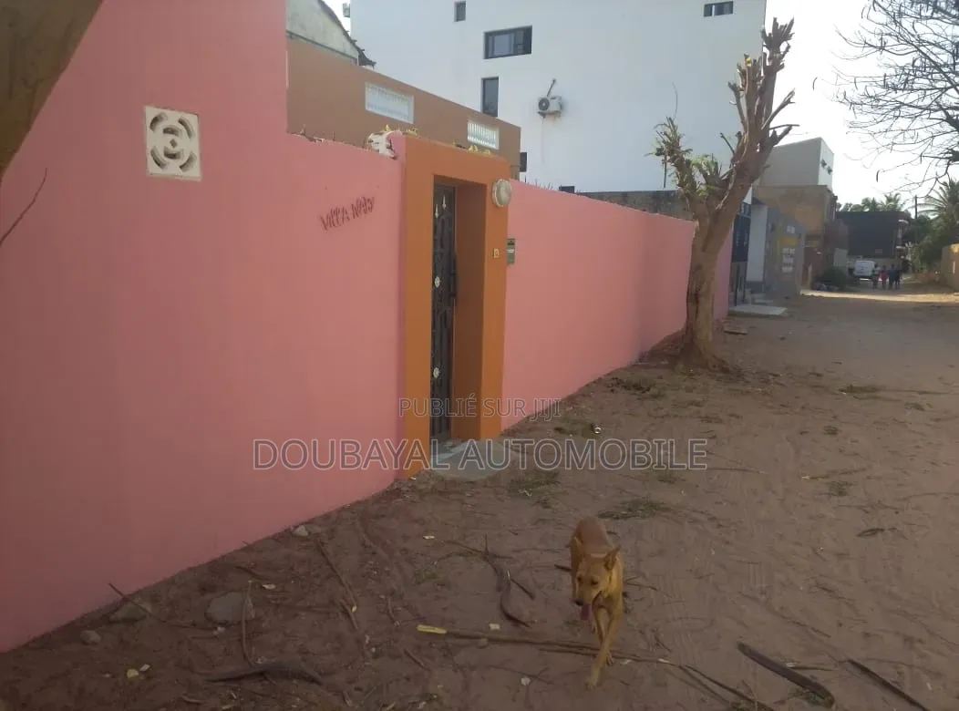 Meublé 3chbre Villa dans Warang, Thiès Sud à Vendre