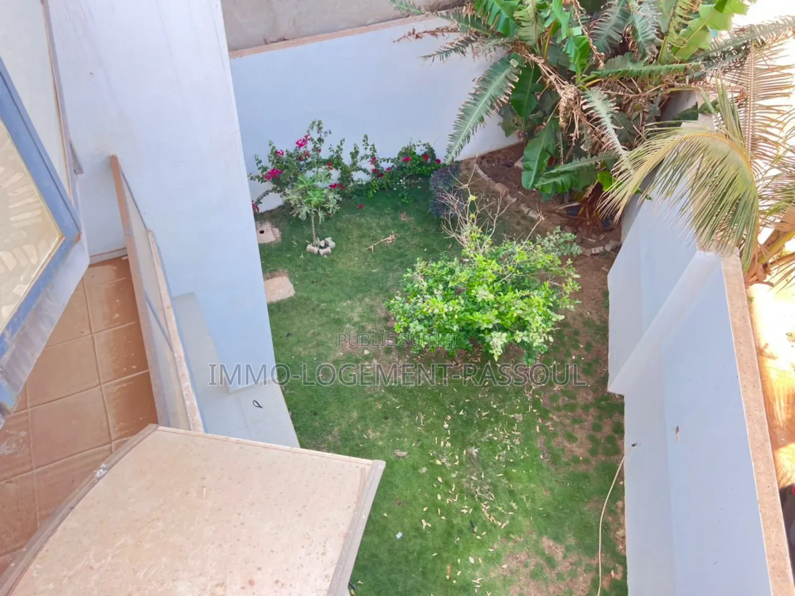 5chbre Villa dans , Almadies à Louer