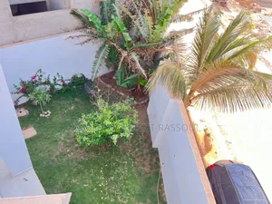 5chbre Villa dans , Almadies à Louer