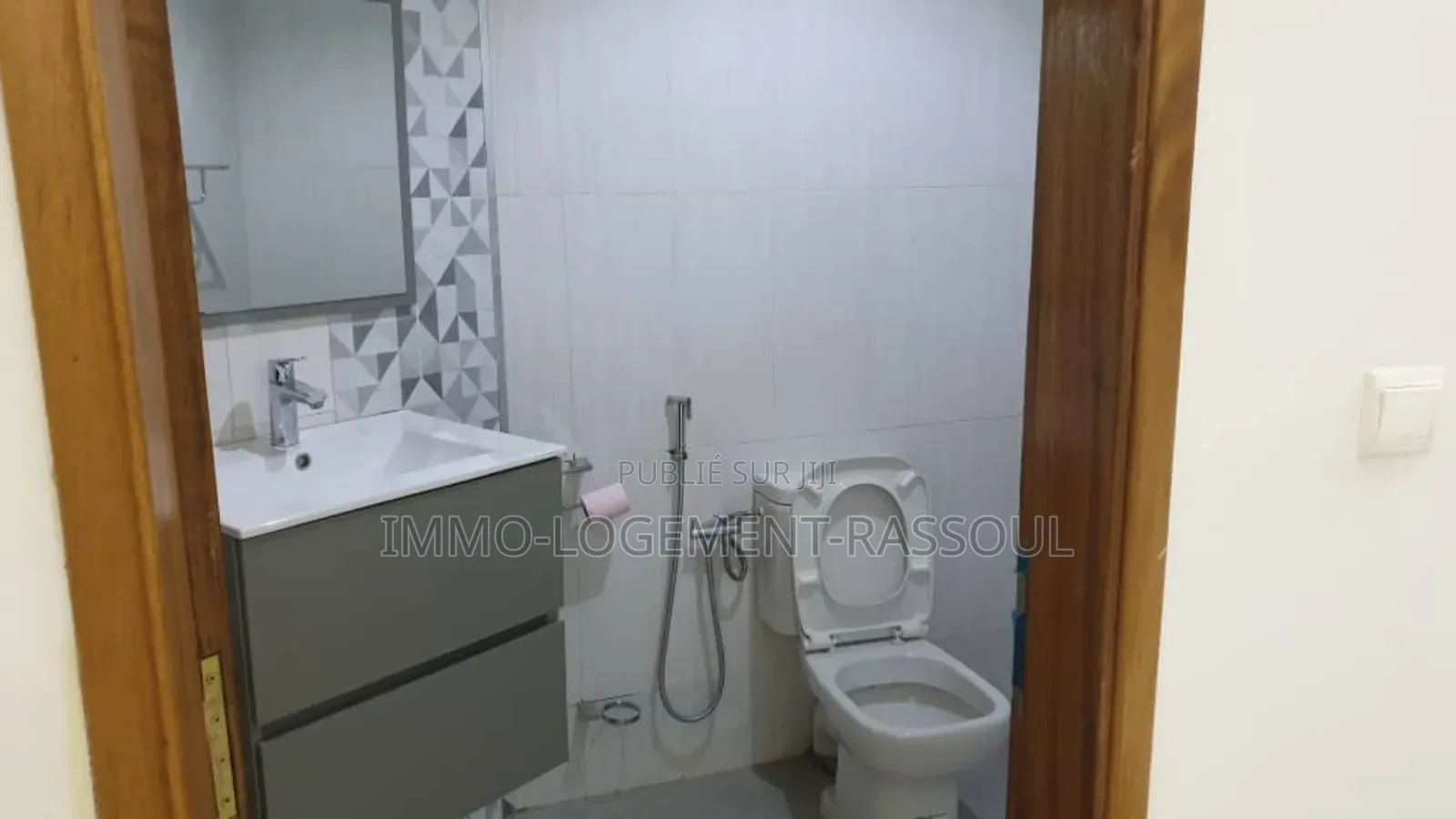 5chbre Villa dans , Almadies à Louer