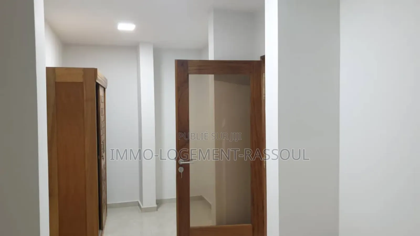 5chbre Villa dans , Almadies à Louer