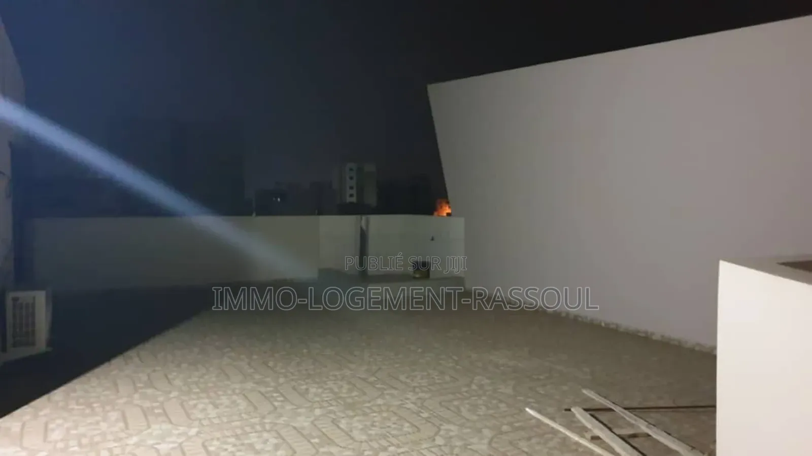 5chbre Villa dans , Almadies à Louer