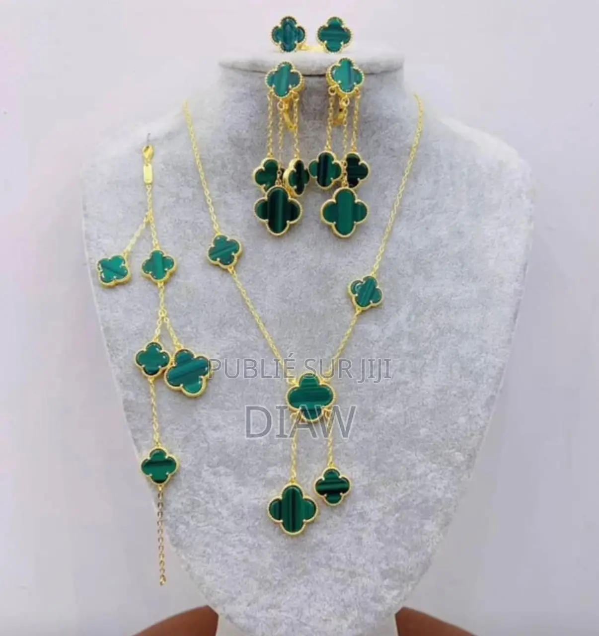 Ensemble Van Cleef