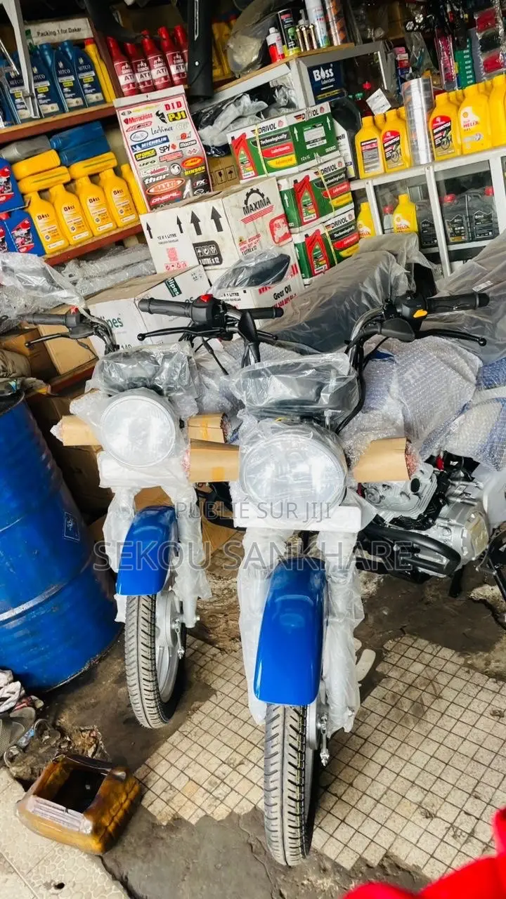 Nouveau TVS HLX 125 2026 Noir
