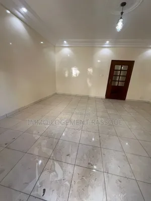 2chbre Appartement dans , Sicap-Liberté à Louer