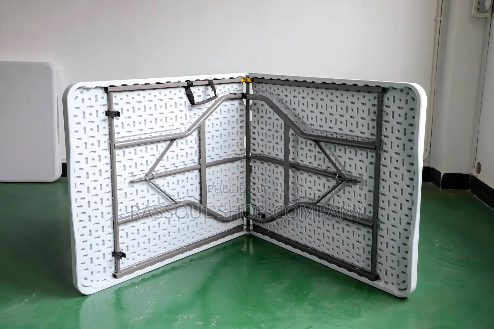 Table Dressage Pliable 2mètres40 Prix:31000f