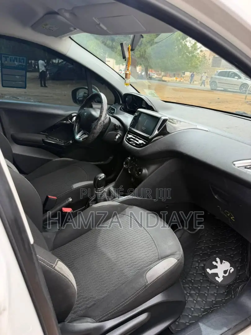Peugeot 208 2016 Blanc
