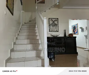Meublé 2chbre Appartement dans Immeuble Le Jardin, Almadies à Louer