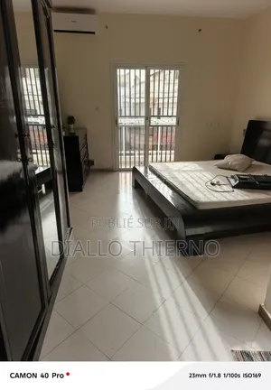 Meublé 2chbre Appartement dans Immeuble Le Jardin, Almadies à Louer