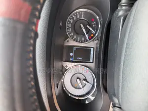 Toyota Hilux Revo Double Cab Deisel 2.8 AWD 2021 Blanc cassé