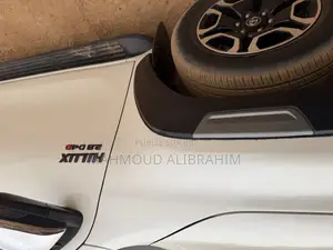 Toyota Hilux Revo Double Cab Deisel 2.8 AWD 2021 Blanc cassé