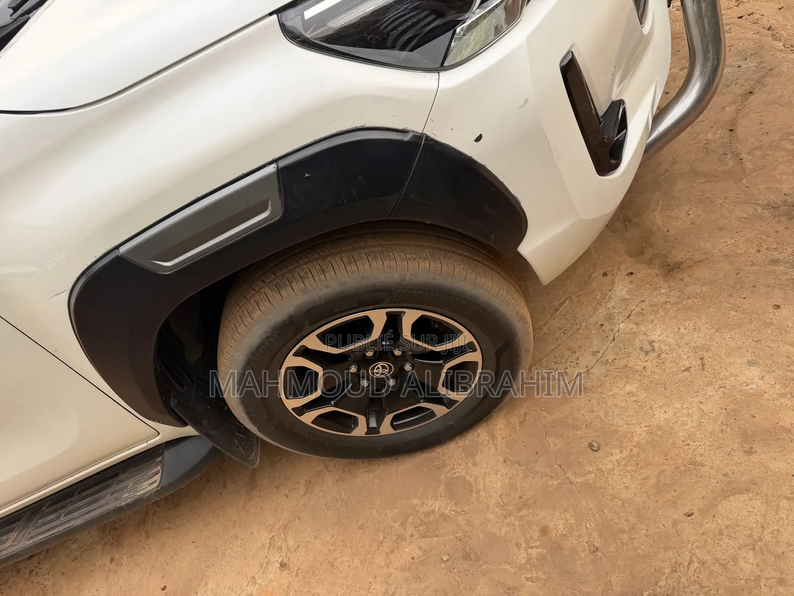 Toyota Hilux Revo Double Cab Deisel 2.8 AWD 2021 Blanc cassé