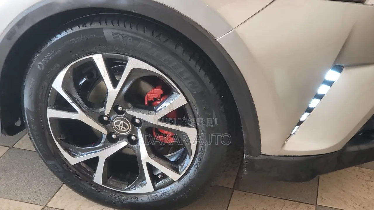 Toyota C-HR 2019 Gris