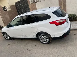 Ford Focus 2014 Blanc
