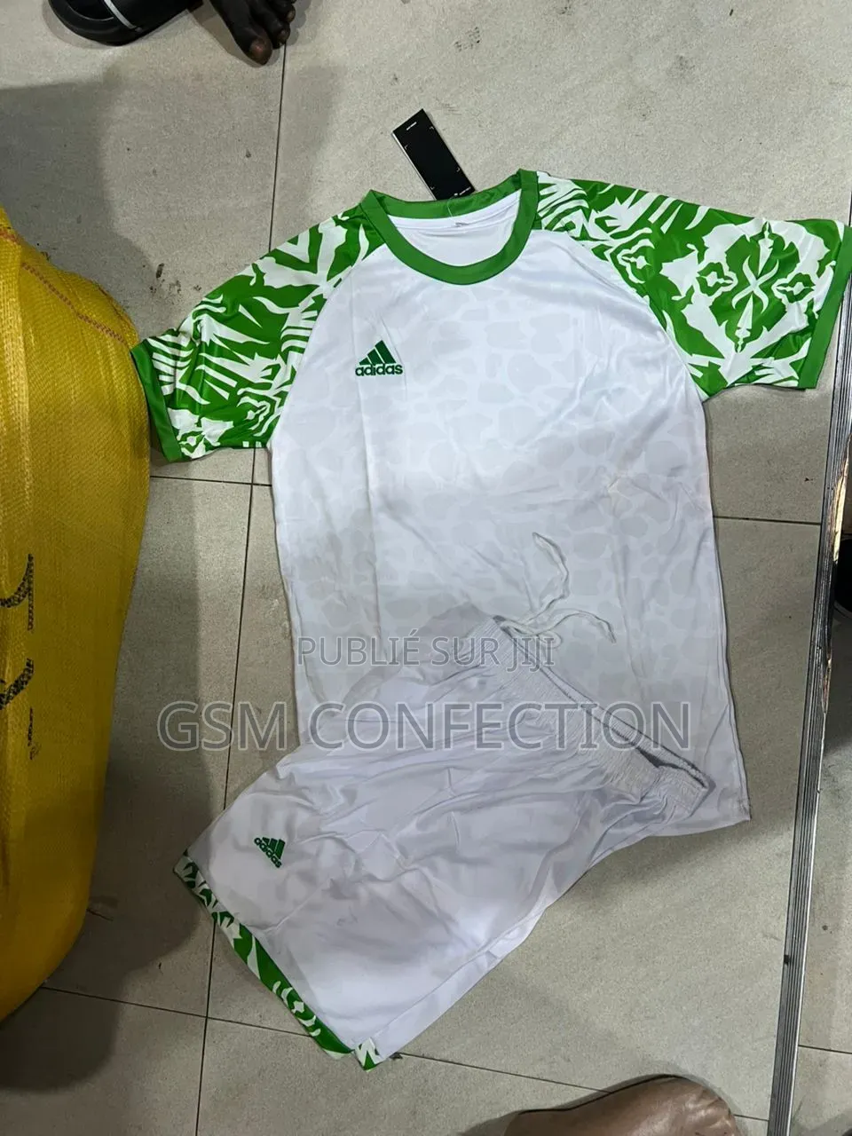 Des Maillots De Sport