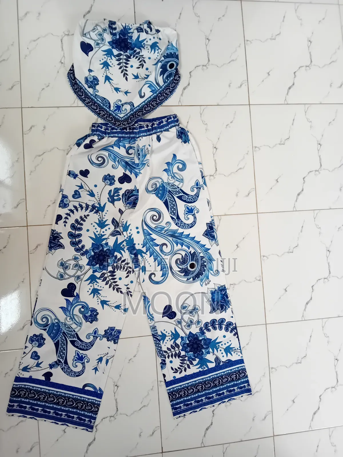 Ensemble Bleu Et Blanc