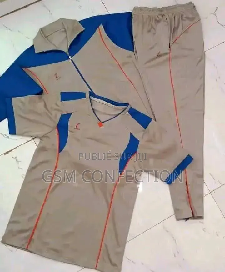 Des Maillots Et Blousons