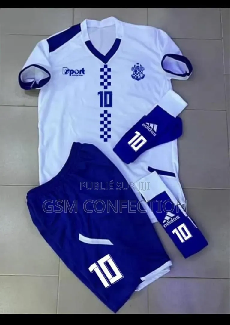 Des Maillots Et Blousons