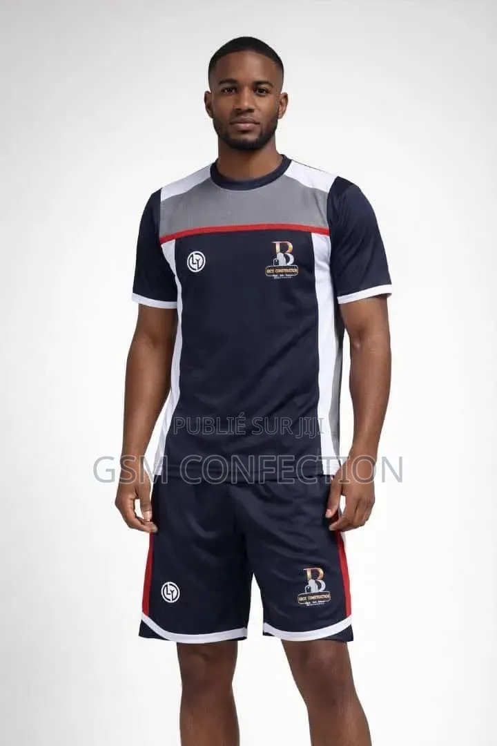 Des Maillots Et Blousons